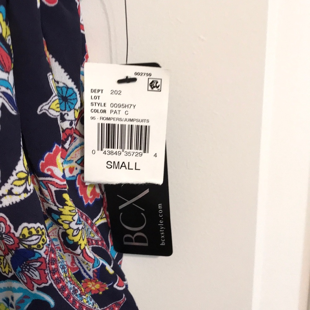 NWT BCX Pretty Floral Paisley Dk Navy Romper S - Picture 3 of 5